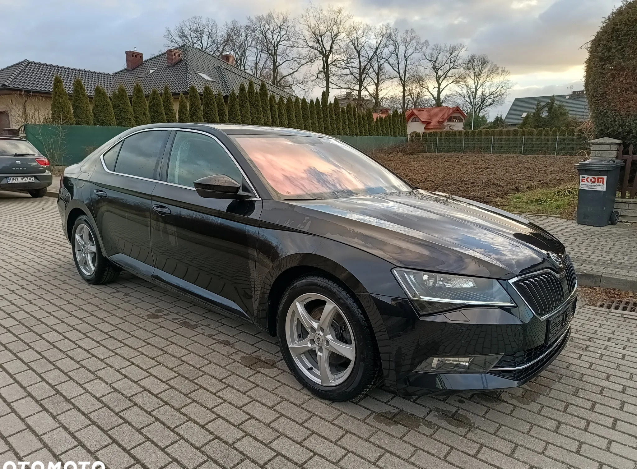 Skoda Superb cena 55900 przebieg: 136000, rok produkcji 2016 z Nysa małe 497